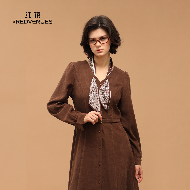 红馆法式复古连衣裙25秋冬新款收腰中长裙配大衣的裙子美拉德穿搭