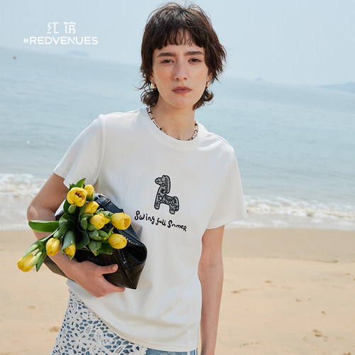 红馆2026夏季新款屁帘装饰T恤女白色正肩短袖韩系穿搭减龄上衣
