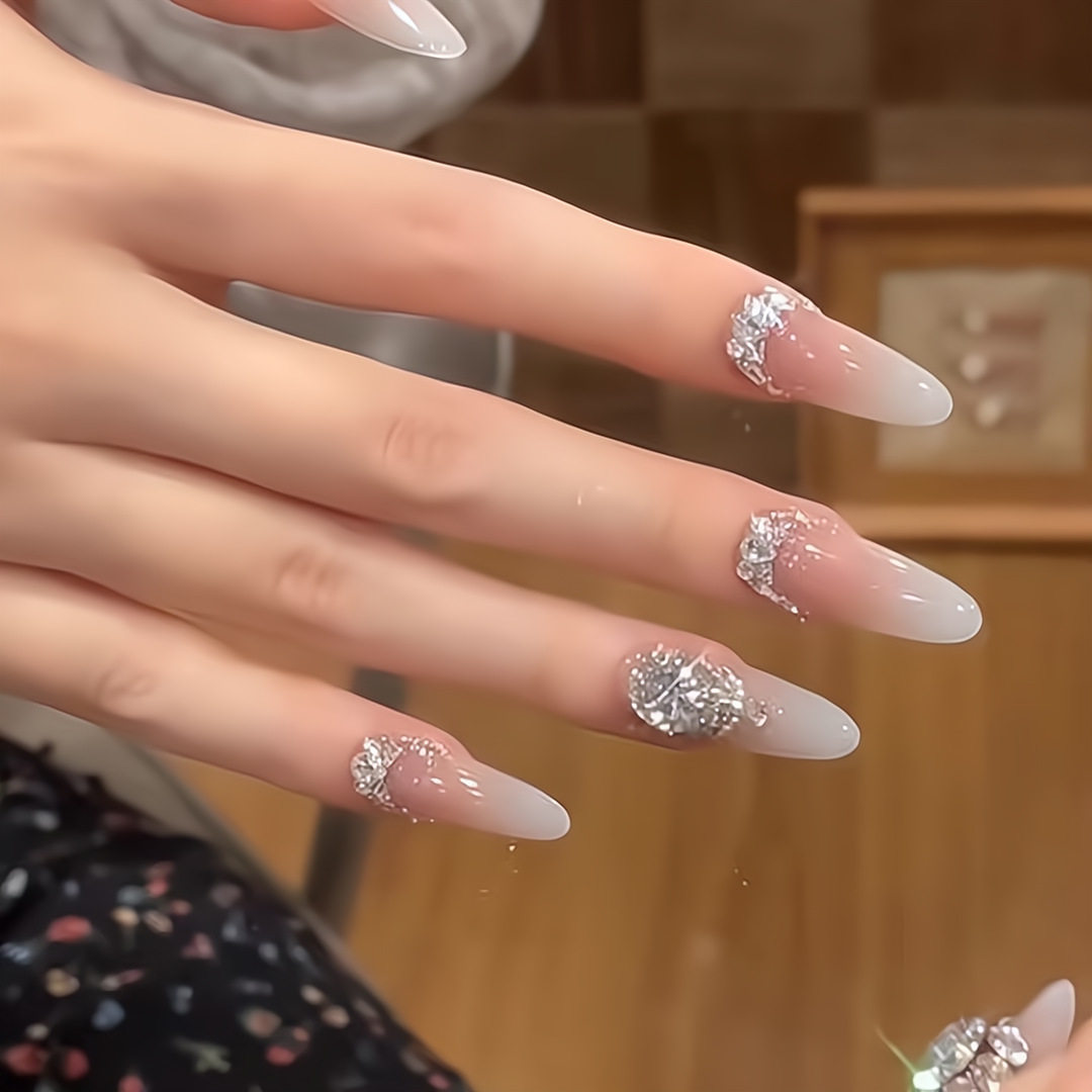 纯手工穿戴甲显白清冷千金风裸色链条2碎钻猫眼显白百搭美甲贴片