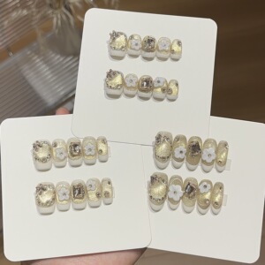 【布蕾雪芙】美甲贴片香槟金猫眼白短法雕花碎钻纯手工穿戴甲