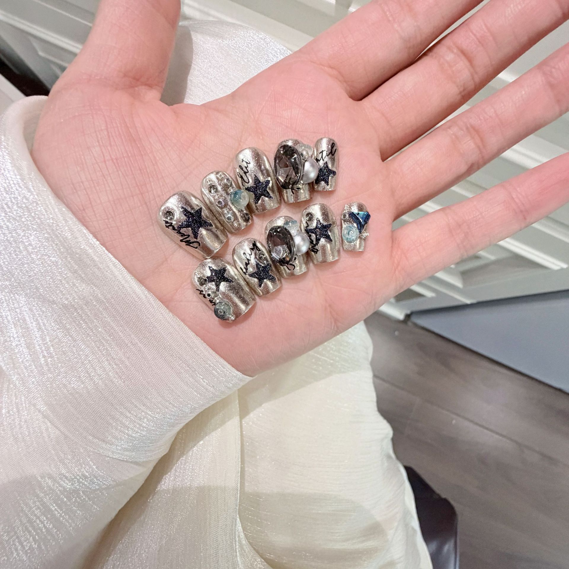 【星星辣妹】纯手工穿戴甲可拆卸魔镜粉短款美甲穿戴贴片显白