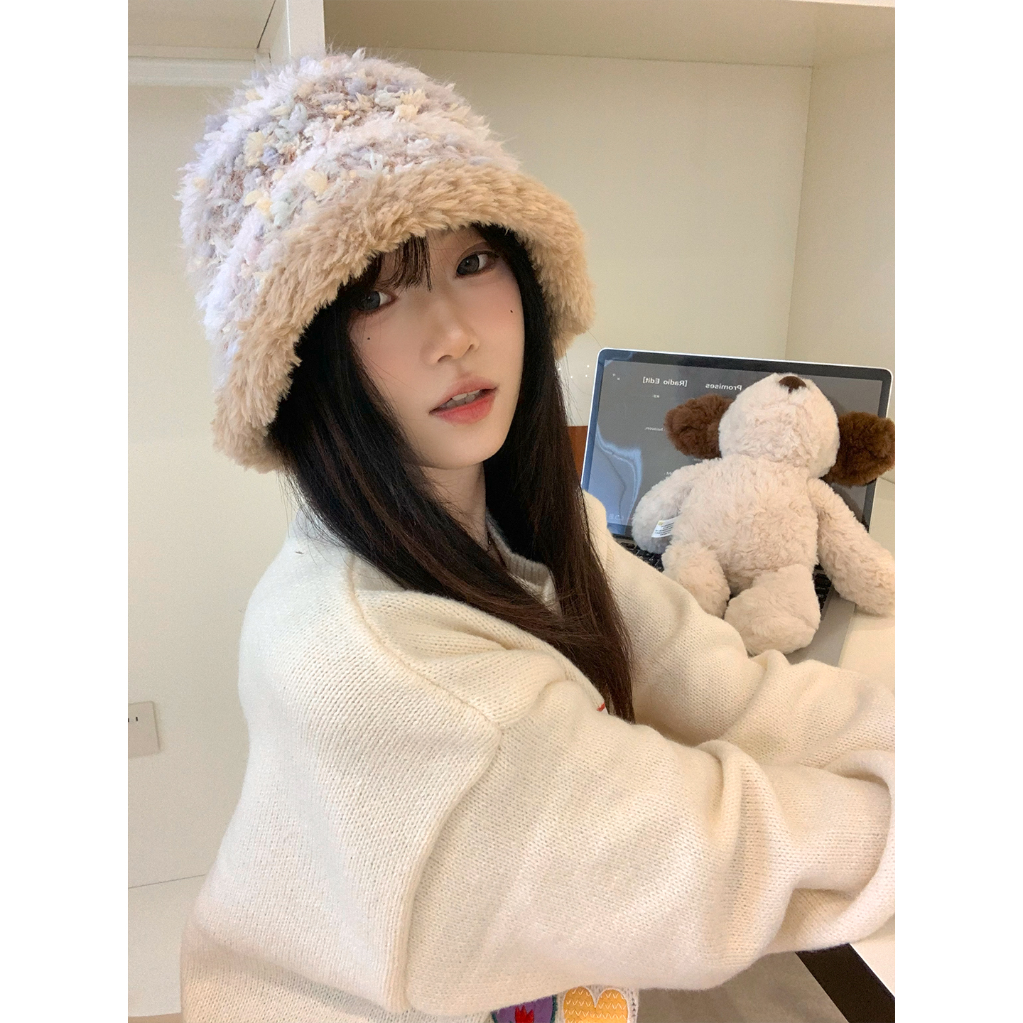 定制款小糖豆毛绒渔夫帽女2025新款冬季保暖防寒针织帽显脸小盆帽