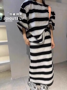 胖mm慵懒风条纹体恤+条纹半身裙两件套女夏大码宽松休闲时尚套装