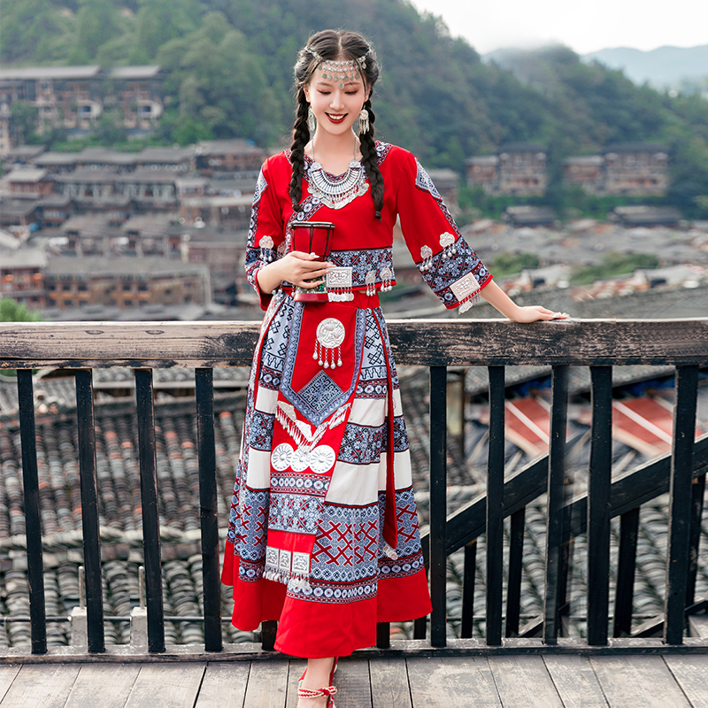 贵州苗寨苗族服套装女广西少数民族服饰瑶族土家族舞蹈演出服成人