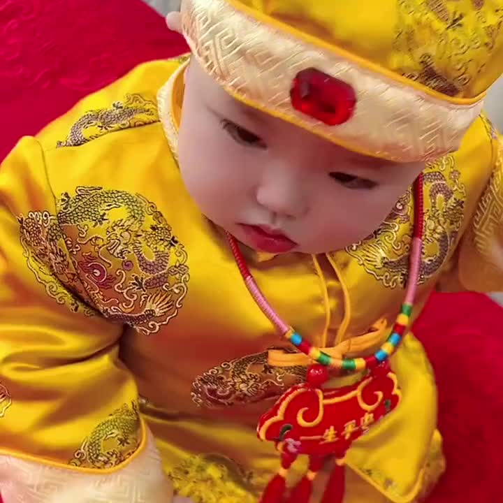 新中式宝宝周岁礼服男抓