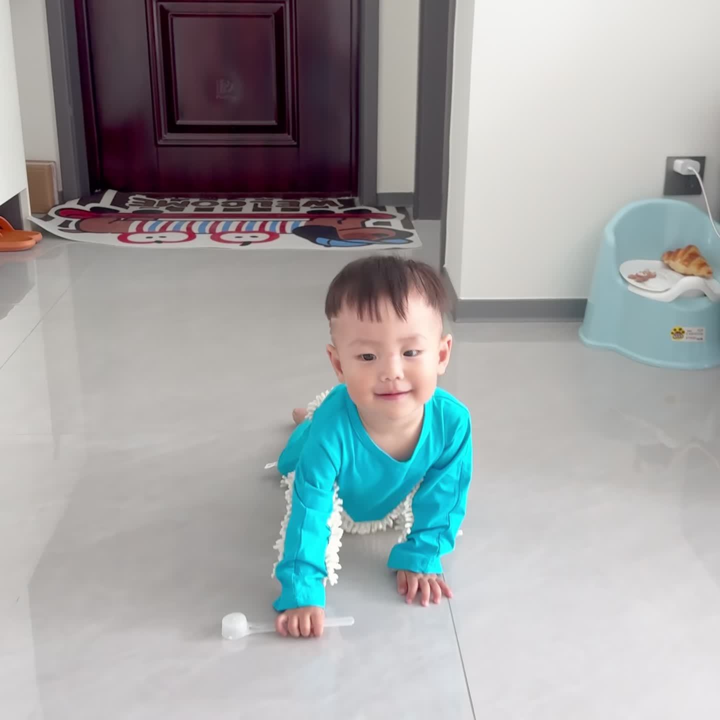 婴儿爬爬服四季纯棉男女