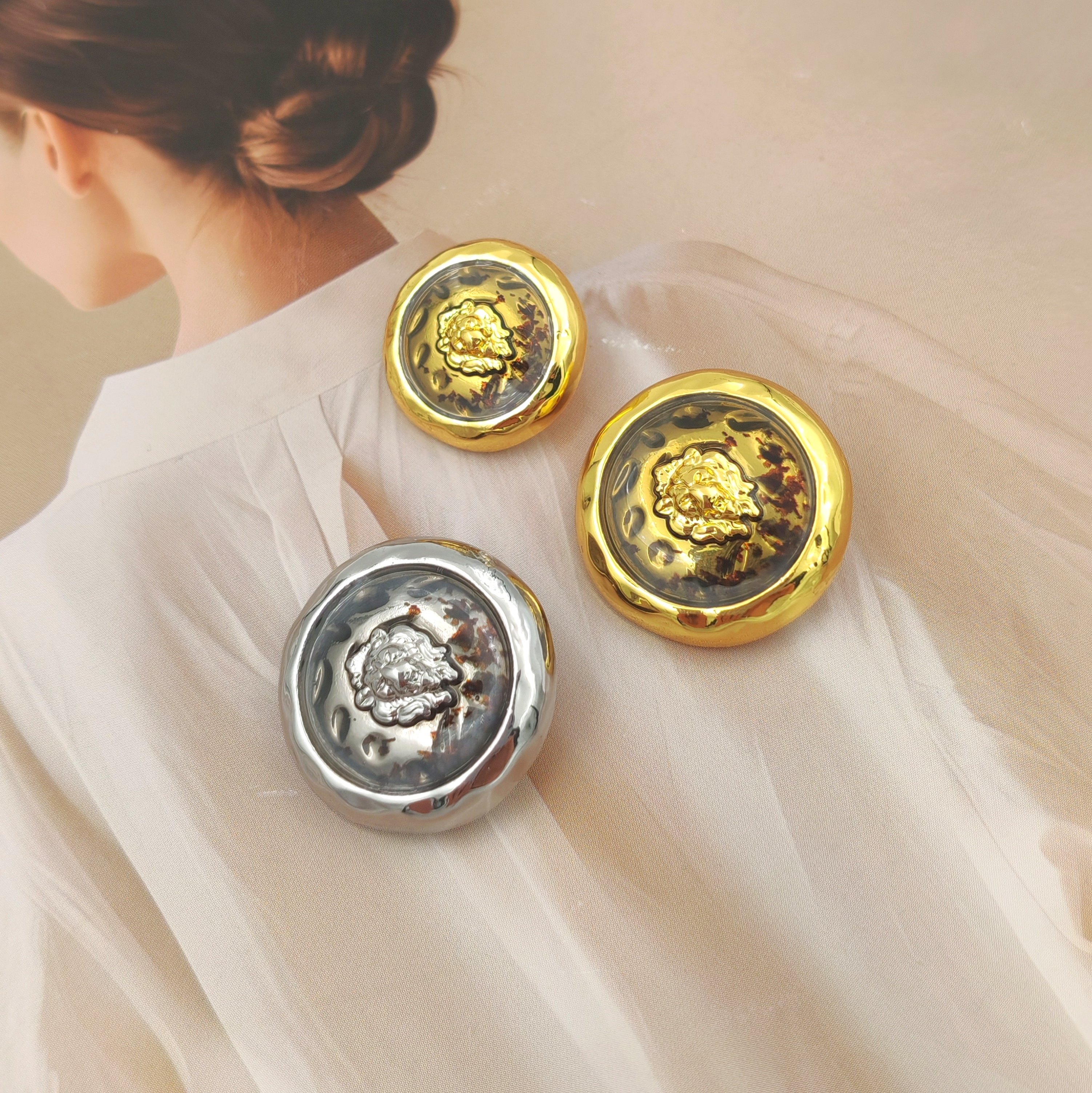 复古英伦学院风透明胶狮子头圆形金属手缝扣大衣西装外套风衣扣子