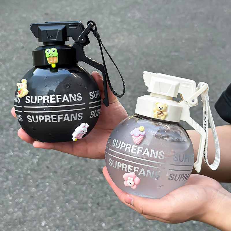 新款网红水杯女生创意水瓶学生上学专用吸管杯子可爱搞怪儿童水壶