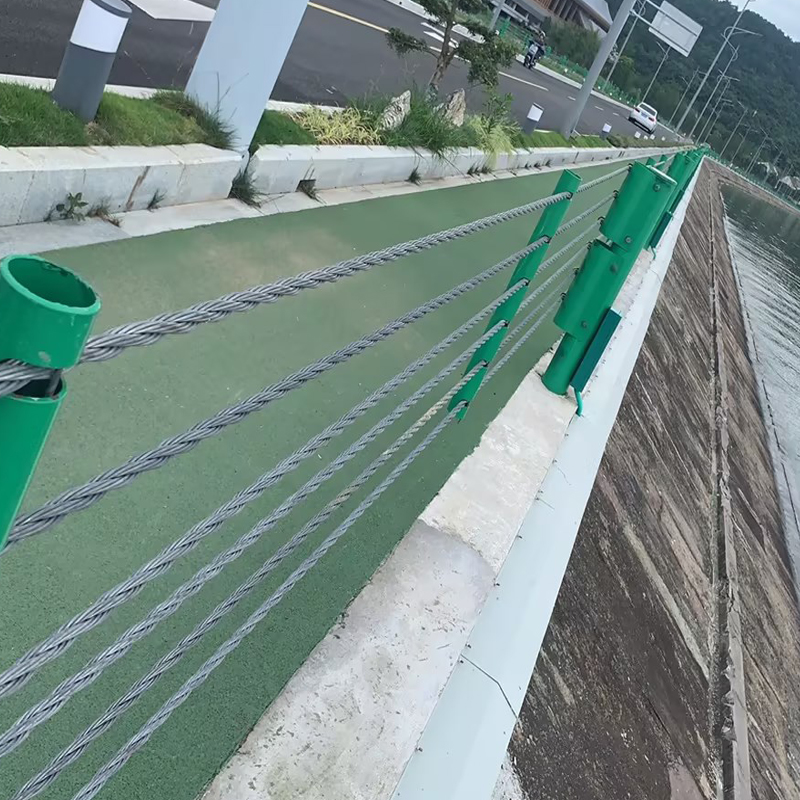 304不锈钢绳索护栏风景区河道安全防护栏杆栈道钢丝绳护栏木扶手