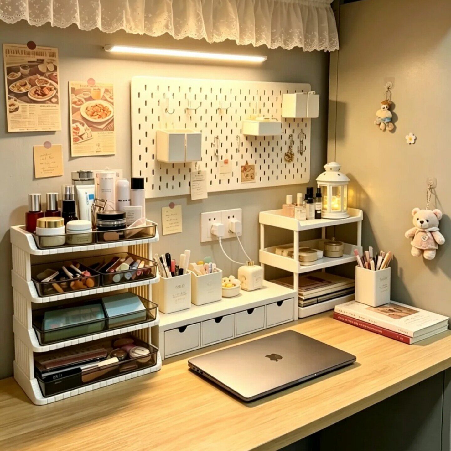 大学生宿舍桌面化妆品置
