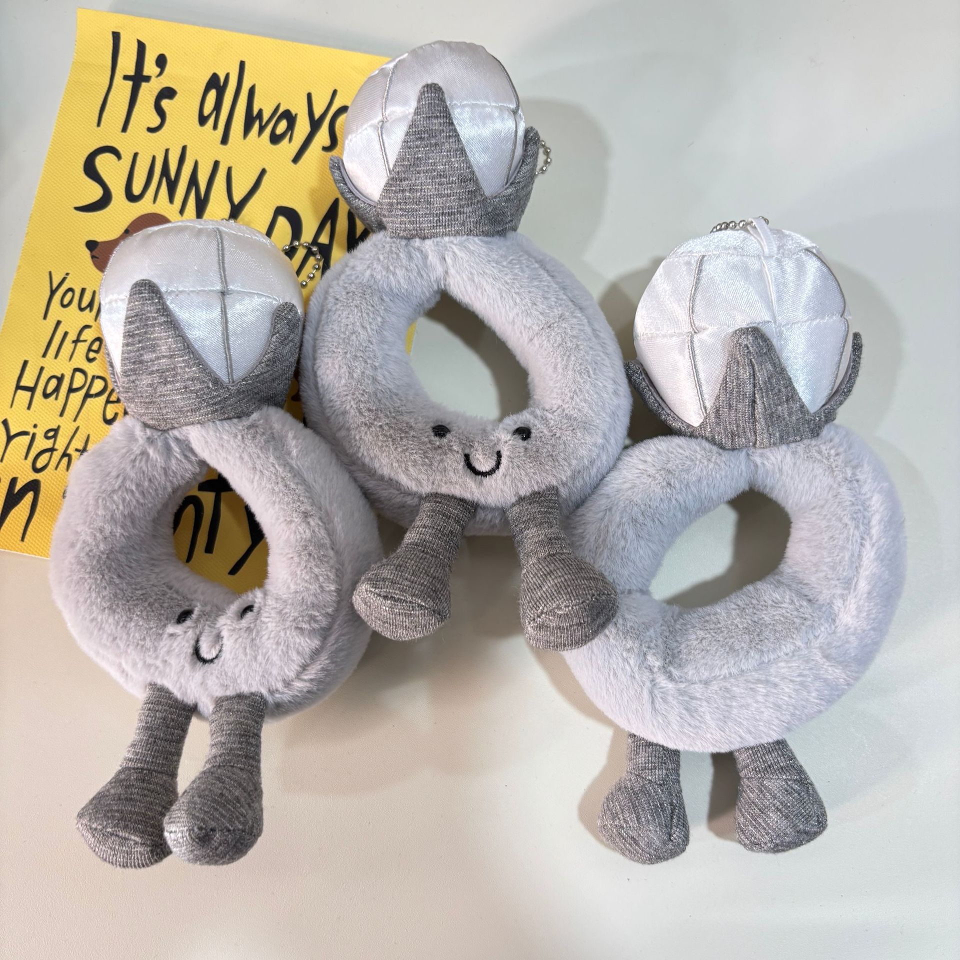 现货趣味钻石戒指毛绒公仔挂件玩偶电玩城抓娃娃机新婚情人节礼物