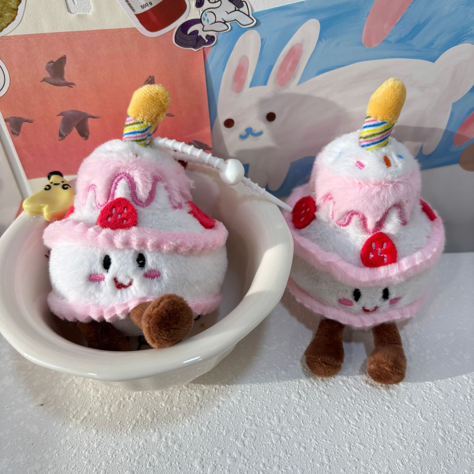 趣味可爱甜品草莓蛋糕毛绒挂件玩具美味仿真甜品公仔包玩偶挂饰女