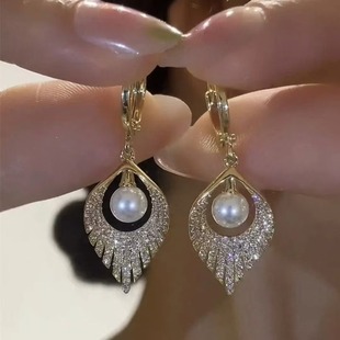 韩版气质百搭设计感耳扣精致耳坠时尚网红耳饰满钻树叶耳环女