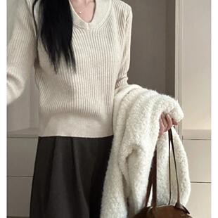 杏色V领套头打底毛衣女2025新款秋冬季内搭可外穿修身针织衫上衣