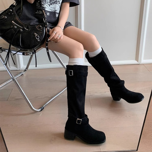 不二橘 复古褶皱圆头粗跟堆堆靴2025夏新款卡其色绒面官方旗舰店