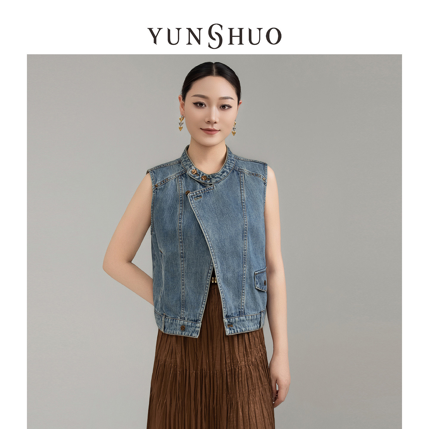 允硕新品美式复古牛仔马甲女莱赛尔休闲无袖帅气机车上衣625074