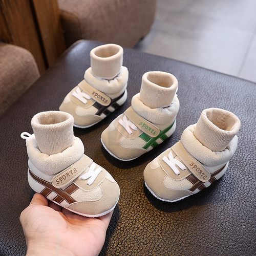 春秋冬新生婴儿鞋袜加绒加厚0-1岁男女宝宝不掉保暖软底6个月步前