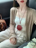 This is a super good-looking knitted cardigan with a thin outer shawl, air-conditioned and sun-protected. It's a laid-back and relaxed top for women thumbnail 7