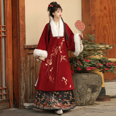 汉服女秋冬季明制对襟长袄汉洋折衷新款马面裙战袍加绒拜年服套装