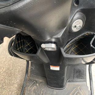 适用于轻骑铃木UY125前置前储物箱内衬UY内箱垫置物垫改装 配件