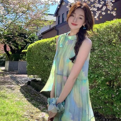 2026新款女夏季绿色晕染绑带无袖挂脖连衣裙高级感风情万种的裙子