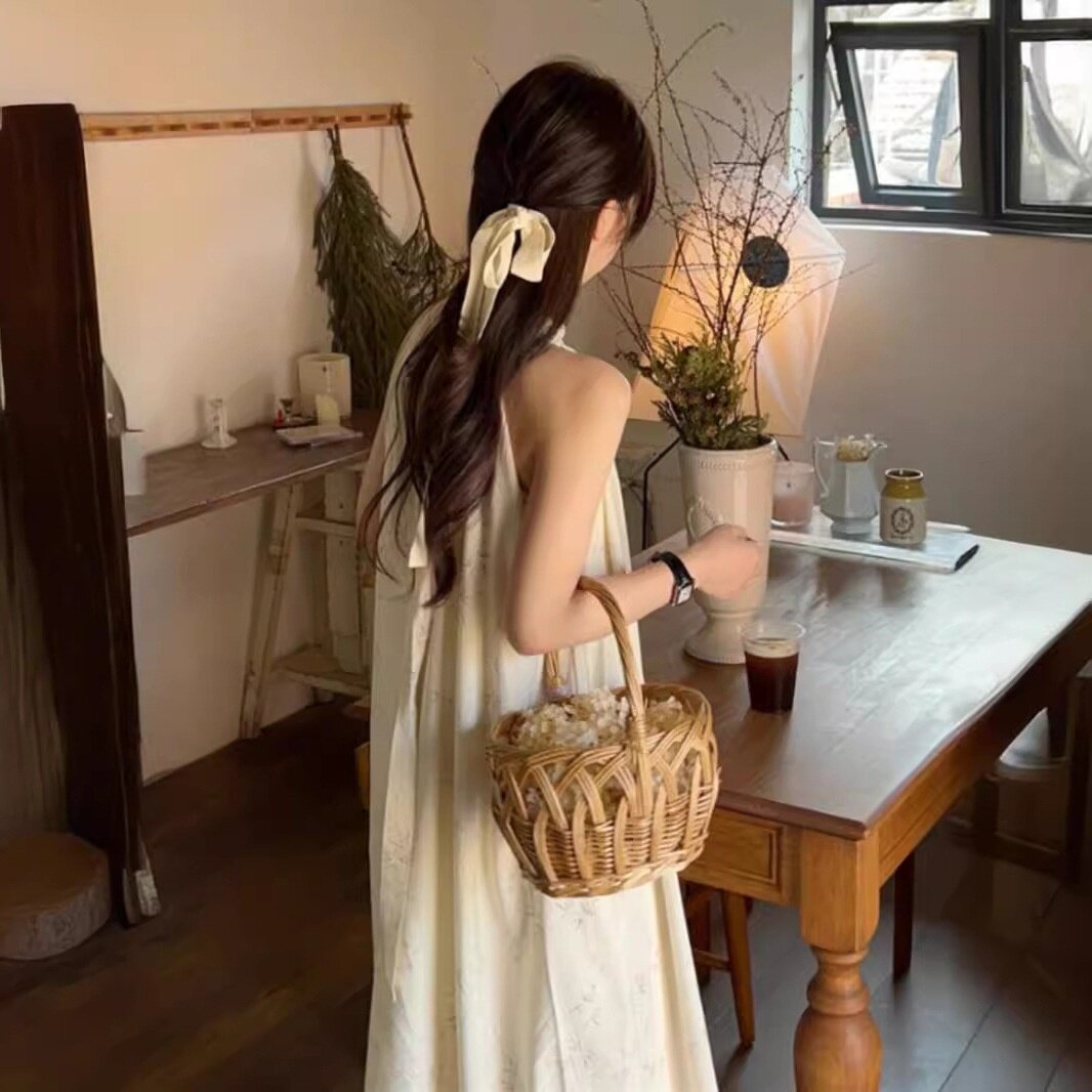 新中式国风挂脖吊带连衣裙子女夏季2025新款清冷禅意小众设计长裙