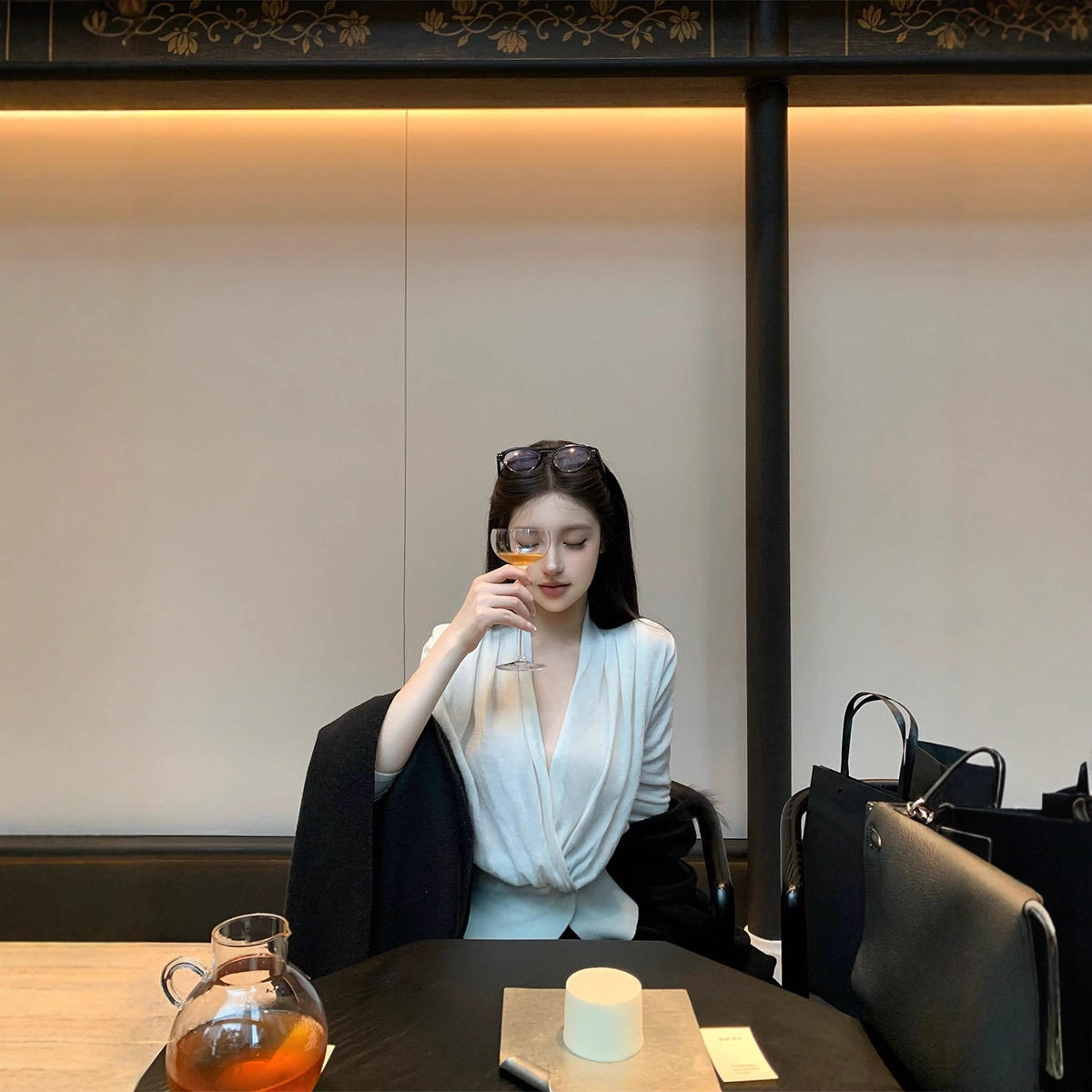 woppei 优雅温柔v领抽褶设计针织上衣秋季新款气质亲肤软糯针织衫