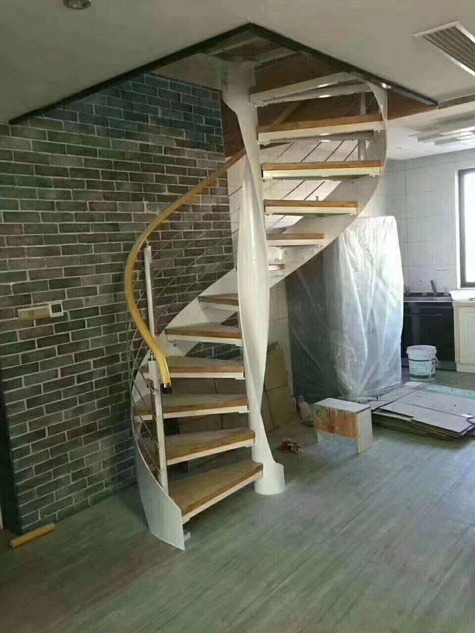 厂家钢木楼梯别墅家装旋转楼梯自建楼房中柱旋转梯