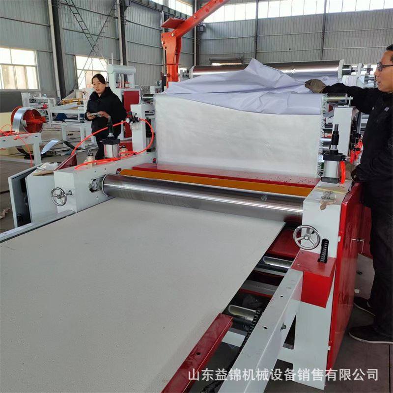 密度板木纹纸贴合机 铝板高光pet保护膜贴膜机 碳晶木饰面平贴机