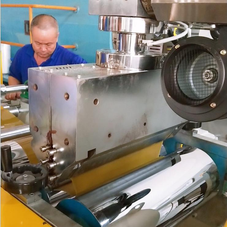 TPU塑料发泡板材挤出机实验厚片鞋材发泡板生产线