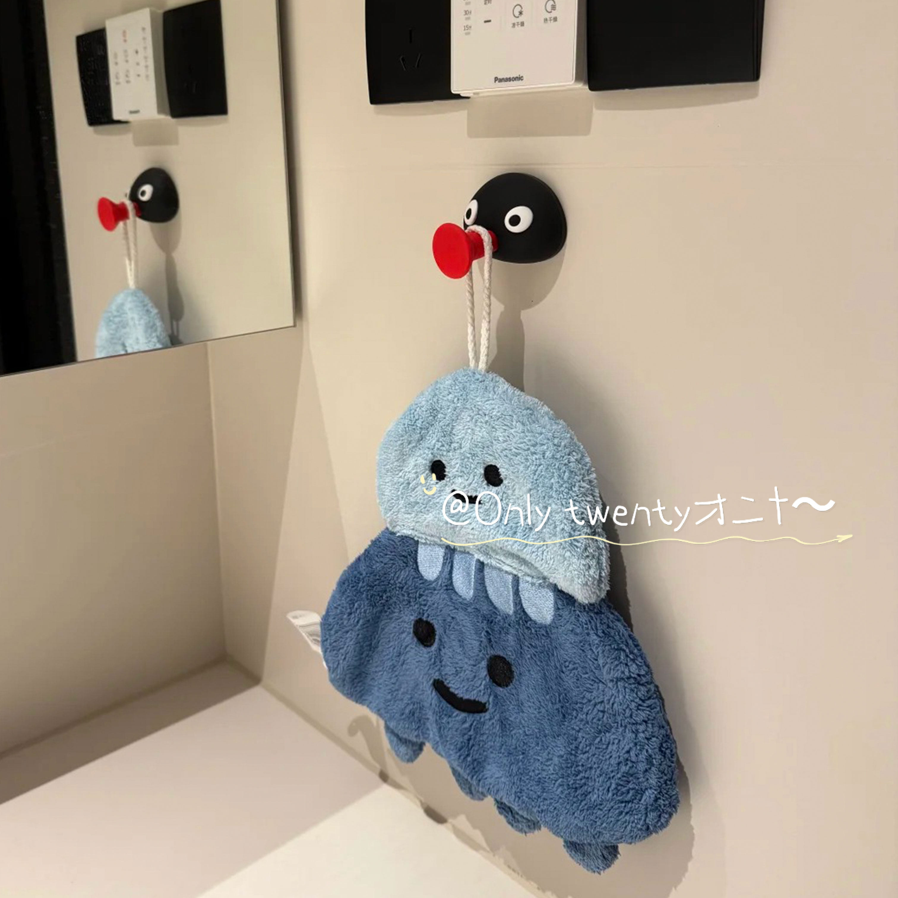 pingu嘟嘴企鹅毛巾挂钩装饰卫生间墙上挂勾卡通粘钩强力无痕贴饰