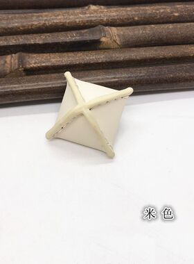 服装辅料皮纽扣高脚扣方形扣大衣皮衣扣手缝扣金字塔皮扣服饰配件