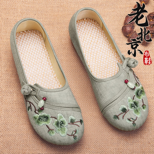 绣花鞋女奶奶鞋春季新款广场舞