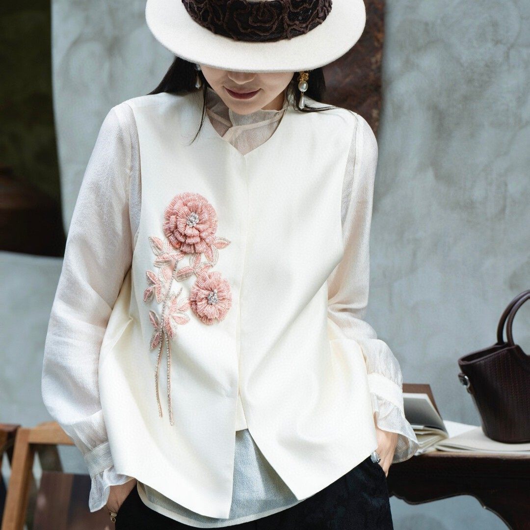 云朵家26年早春重工粉色花束钉珠刺绣马甲（含53羊毛）YS70-G106,女装/女士精品,马夹,淘宝优惠券,粉丝福利购,淘宝优惠卷