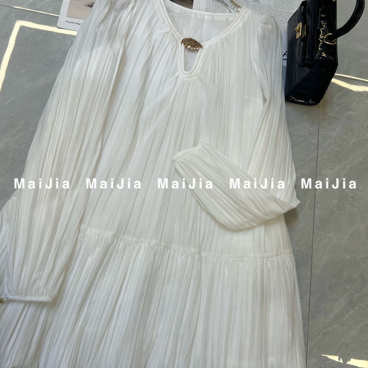 云朵小众设计夏上新轻盈透气空气感度假风褶皱连衣裙J880