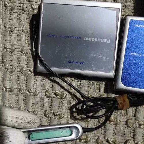 {议价}MD随身听CD，播放读碟功能正常，打包送日本碟片，实物拍