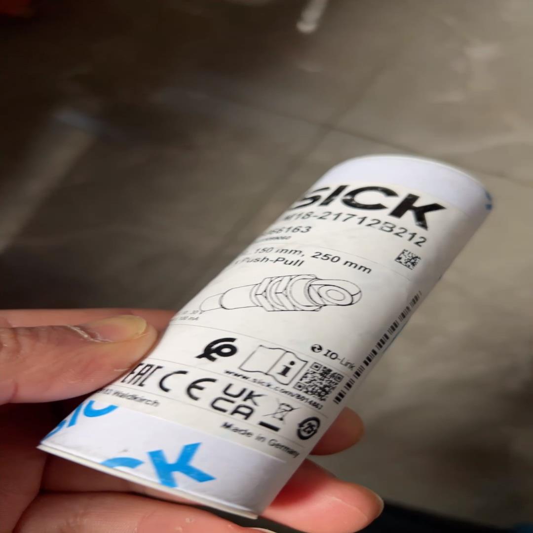 超声波传感器UM18-21712B212号6066163全新