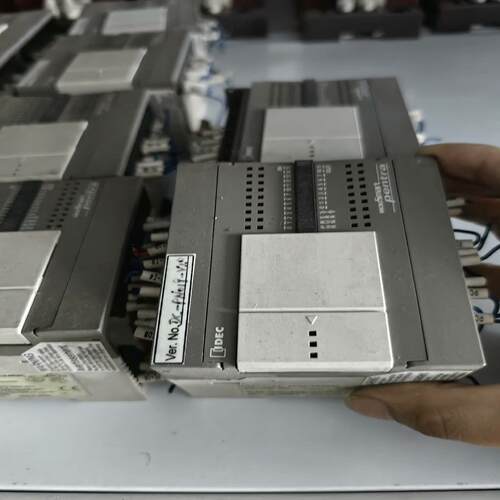 （设备配件）和泉PLC  FC5A-C24R2C 质量保证漂亮