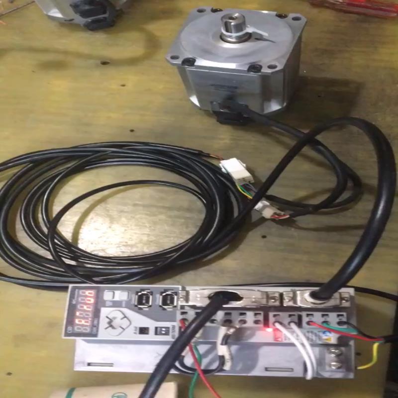 1KW-86型伺服套装CSD5_10BX1，功能完好