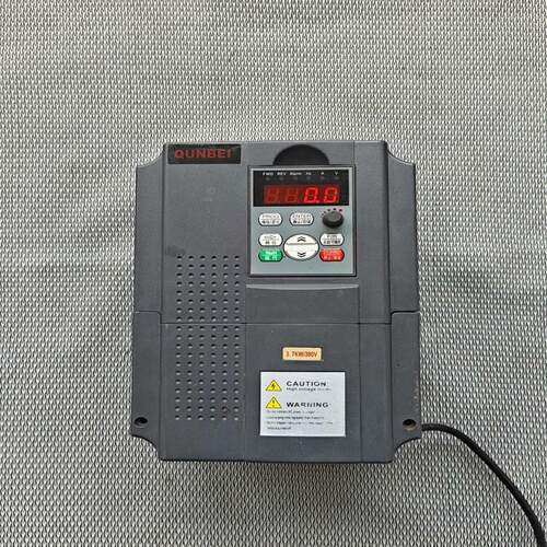 群陪变频器，QLP3G-D/3.7G/4P-A3，3.7KW