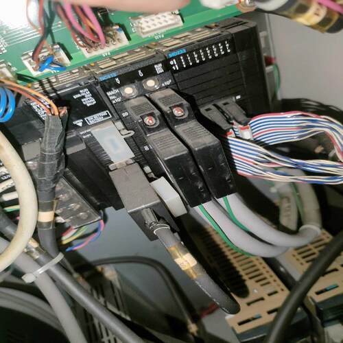 CJ1M-CPU12 拆机件一套，价格2300, NC413（耶耶电子）