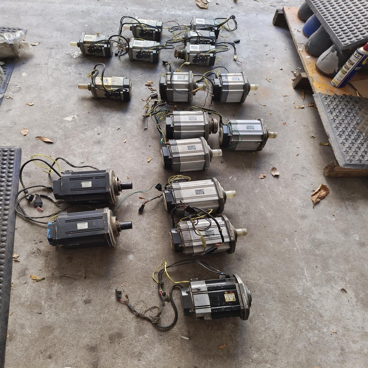 件HC-SWS93B图片是，便宜出售，成色如图所