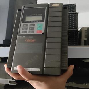 富士73.7G11SFRN3 4kw380v.CX变频器 德峰