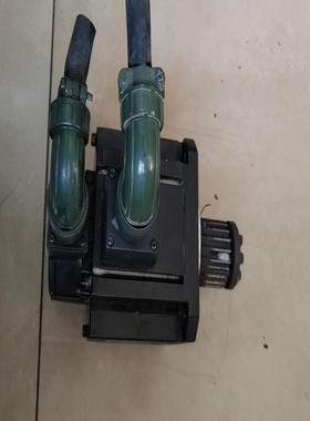 MDME152GCGM  伺服电机，实图，功能完好，