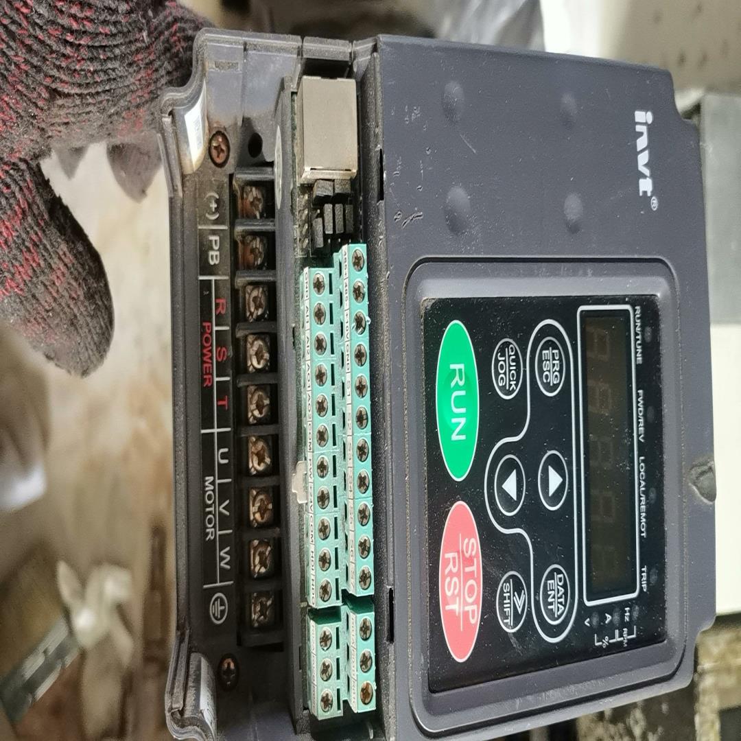 （设备配件）拆机英威腾变频器CHF100A-1R5G-4 外观破损划痕有