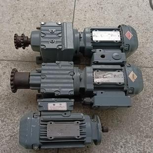 DRS71S4两台功率370W SEW减速机R37 速比11 德峰