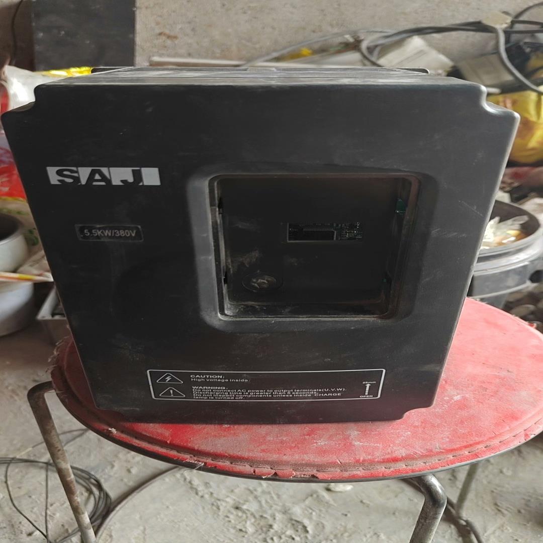 [德峰]5.5T5R5PB4  KW供水专变频器8100，-恒压三晶