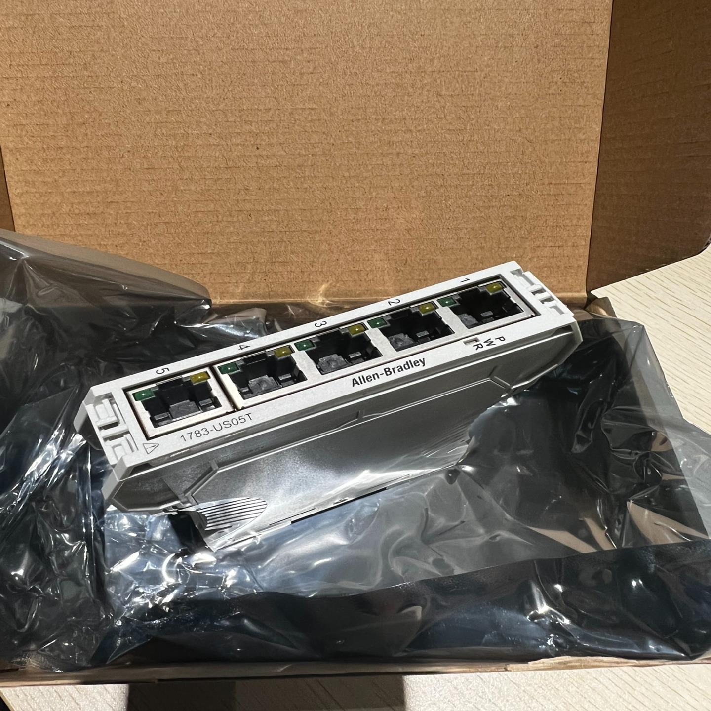（议价）83-US05T  AB罗克韦尔5路交换机