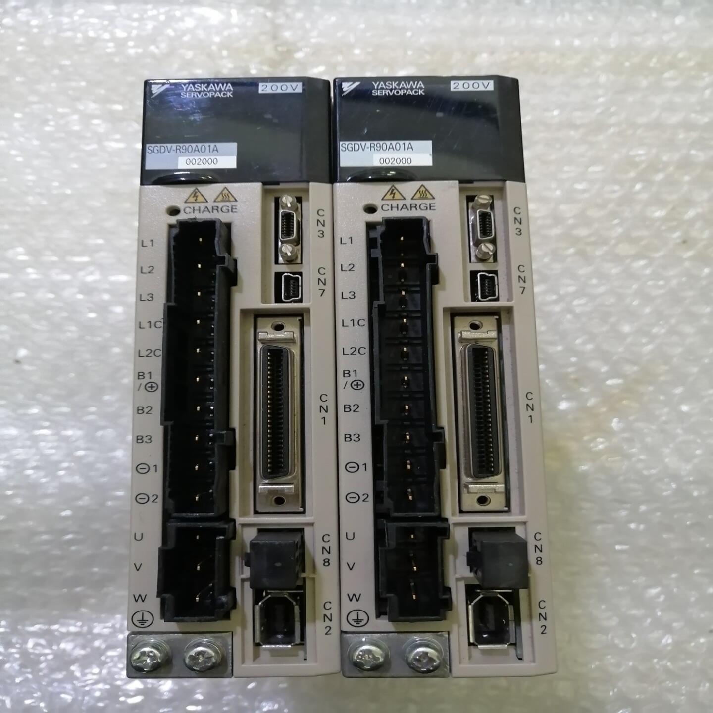安川 SGDV-R90A01A伺服驱动器100W，有1台，实