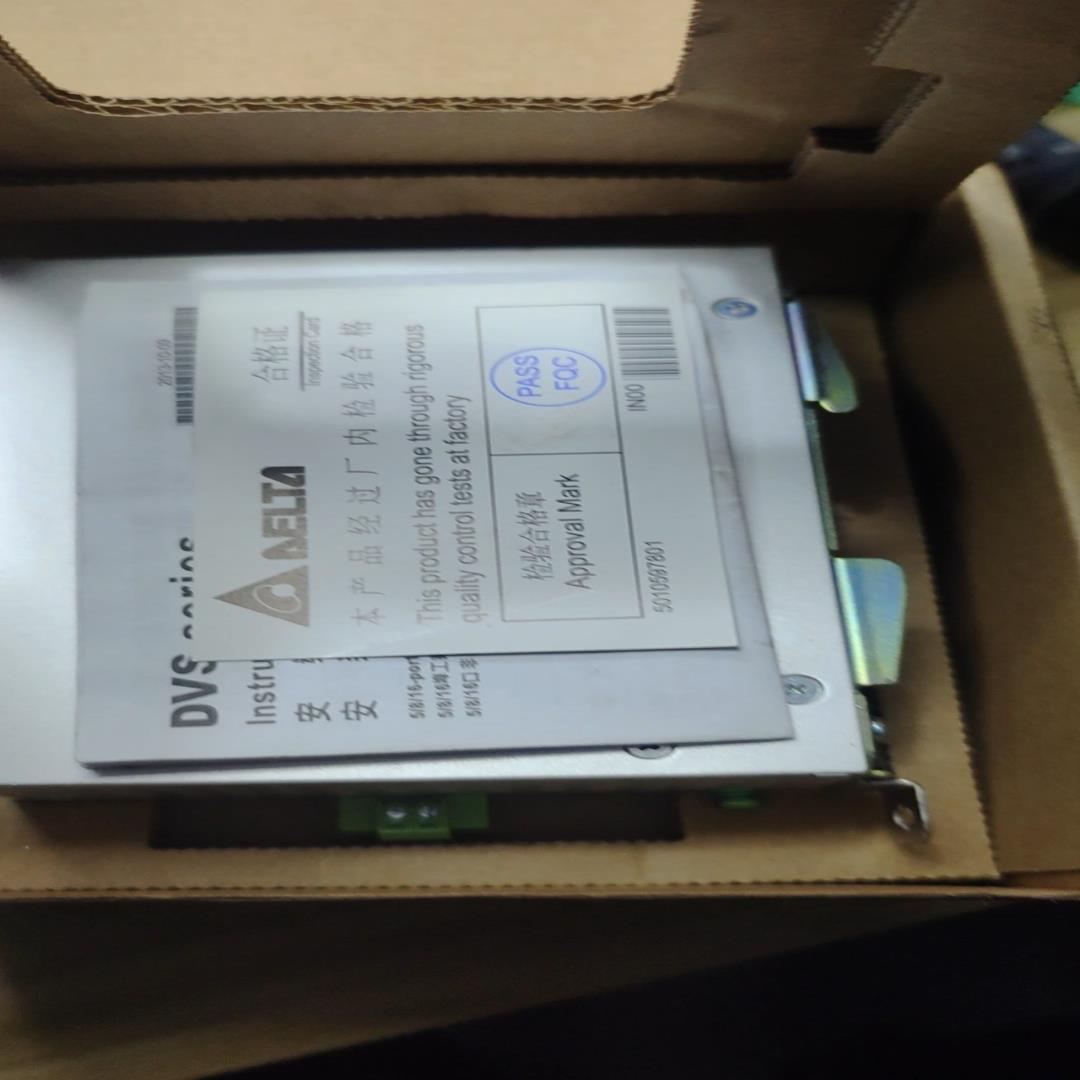 台达 DELTA 千兆工业交换机 DVS-008100,实物